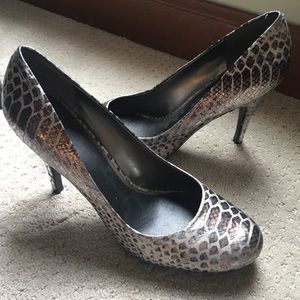 Jessica Simpson Metallic Pumps
